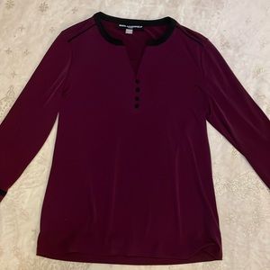 Karl Lagerfeld Paris Aleena Contrast Piping Stretch Knit Top size small